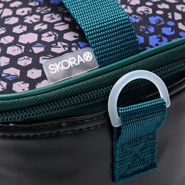 Lunchera Apertura Superior Play Futbol Piernas  - Skora